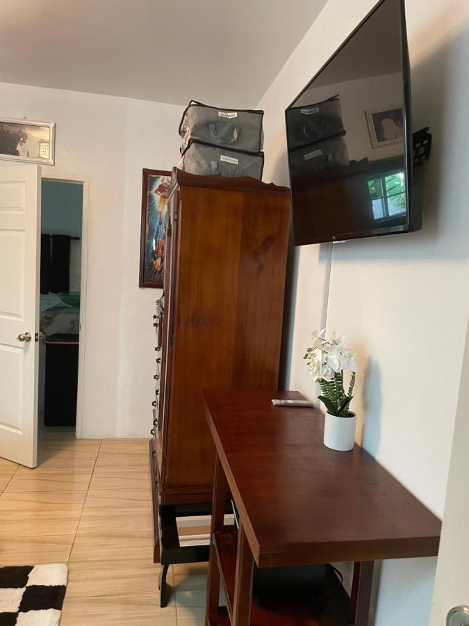 Centrally Located Room - 5 Порт Антонио Екстериор снимка